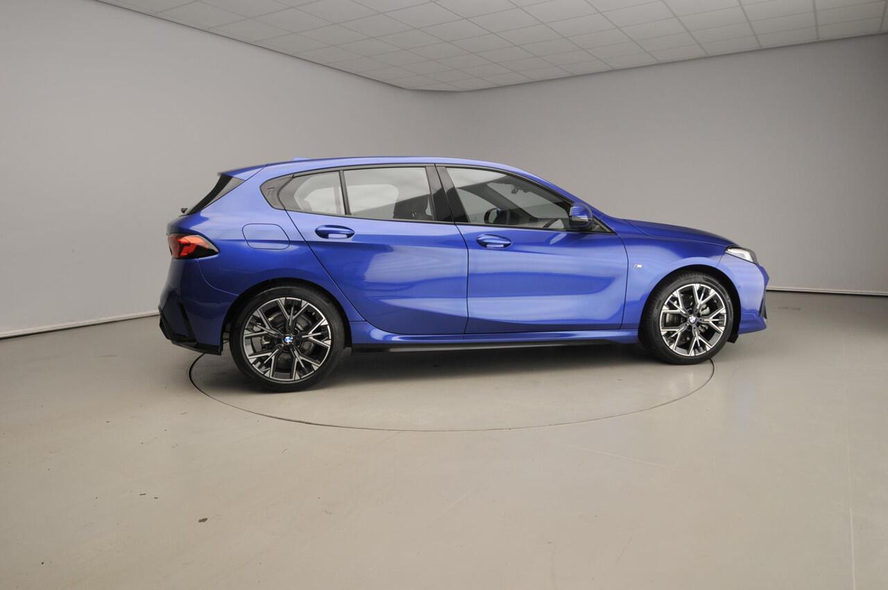 BMW 1-SERIE 5-deurs 120 | M-Sportpakket | LED | Leder | Navigatie | Stoelverwarming | Sportstoelen | Keyles go | DAB | Alu 18 inch