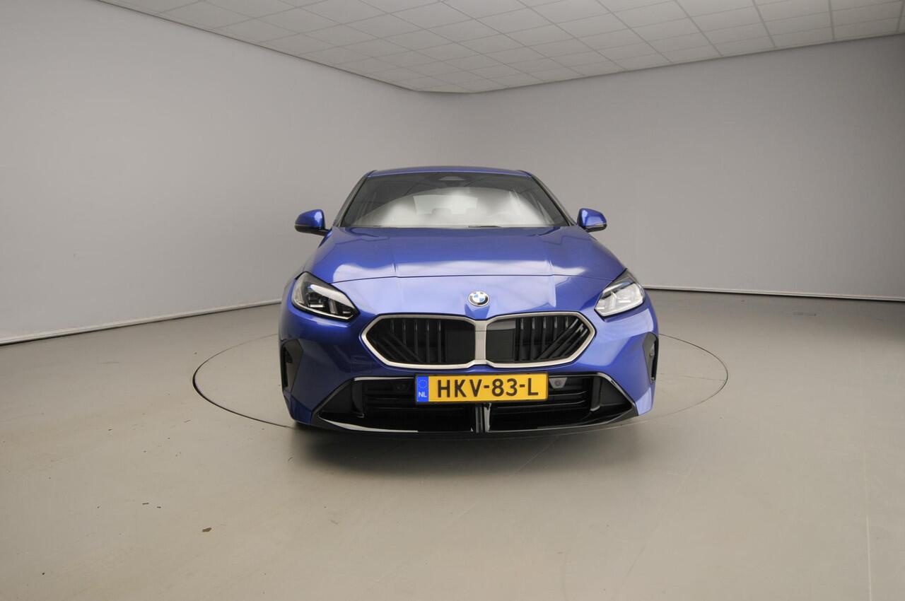 BMW 1-SERIE 5-deurs 120 | M-Sportpakket | LED | Leder | Navigatie | Stoelverwarming | Sportstoelen | Keyles go | DAB | Alu 18 inch