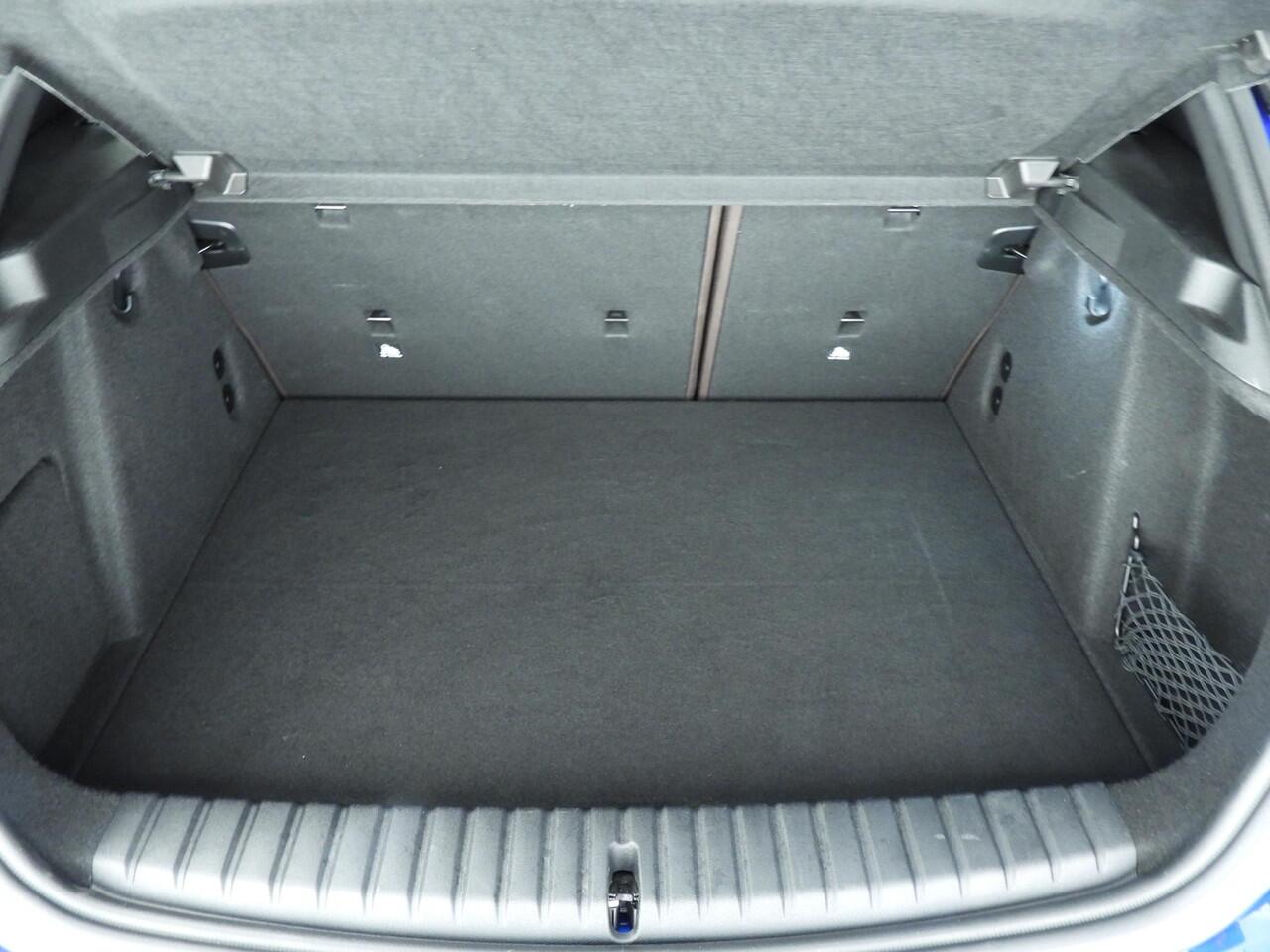 BMW 1-SERIE 5-deurs 120 | M-Sportpakket | LED | Leder | Navigatie | Stoelverwarming | Sportstoelen | Keyles go | DAB | Alu 18 inch