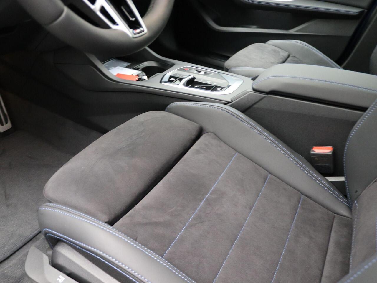 BMW 1-SERIE 120 M Sportpakket Pro | Premium Pack | Stuurwielrand Verwarmd | Achteruitrijcamera | Driving Assistant | 18''