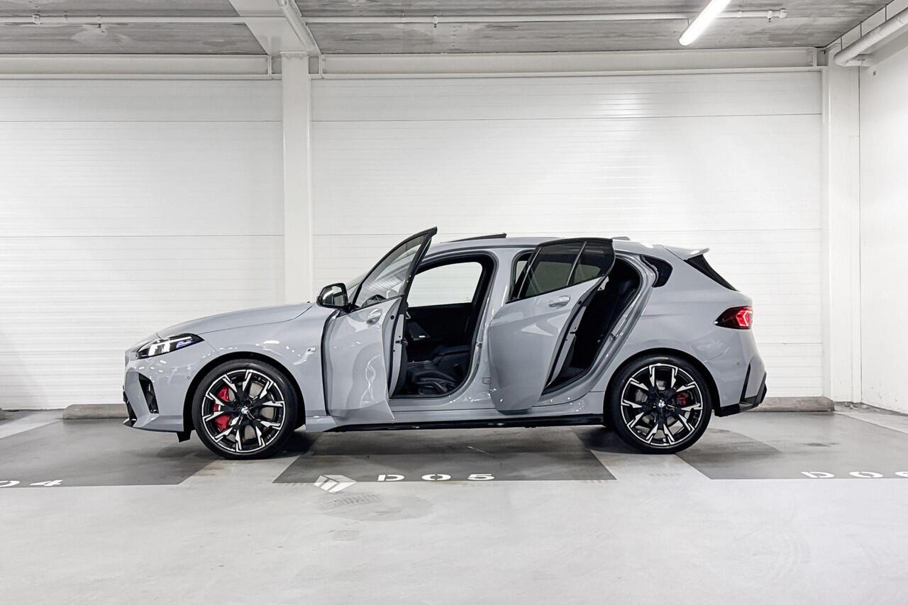 BMW 1-SERIE 120 | M-Sport Pro | Premium Pack | Driving Assistant | Harman/Kardon | Panoramadak | Comfort Access