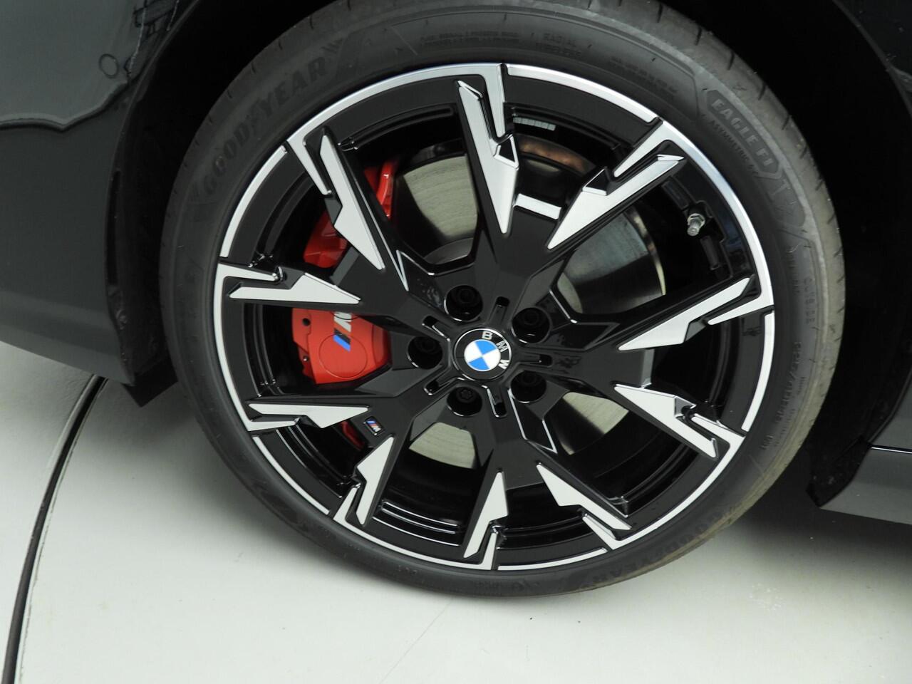 BMW 1-SERIE 5-deurs 120 | M-Sportpakket | LED | Leder | HUD | Active cruise | Schuifdak | Elektr. zetels | DAB | Harman-kardon sound | Alu 19 inch | Ekris Selection