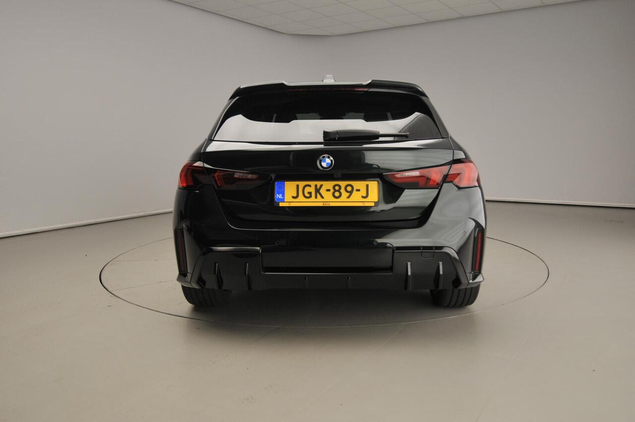 BMW 1-SERIE 5-deurs 120 | M-Sportpakket | LED | Leder | HUD | Active cruise | Schuifdak | Elektr. zetels | DAB | Harman-kardon sound | Alu 19 inch | Ekris Selection