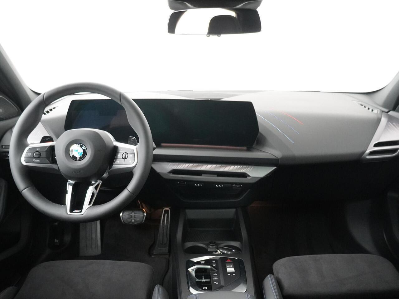 BMW 1-SERIE 123 xDrive | M Sport Pro | Travel Pack | Harman Kardon | Ekris Selection