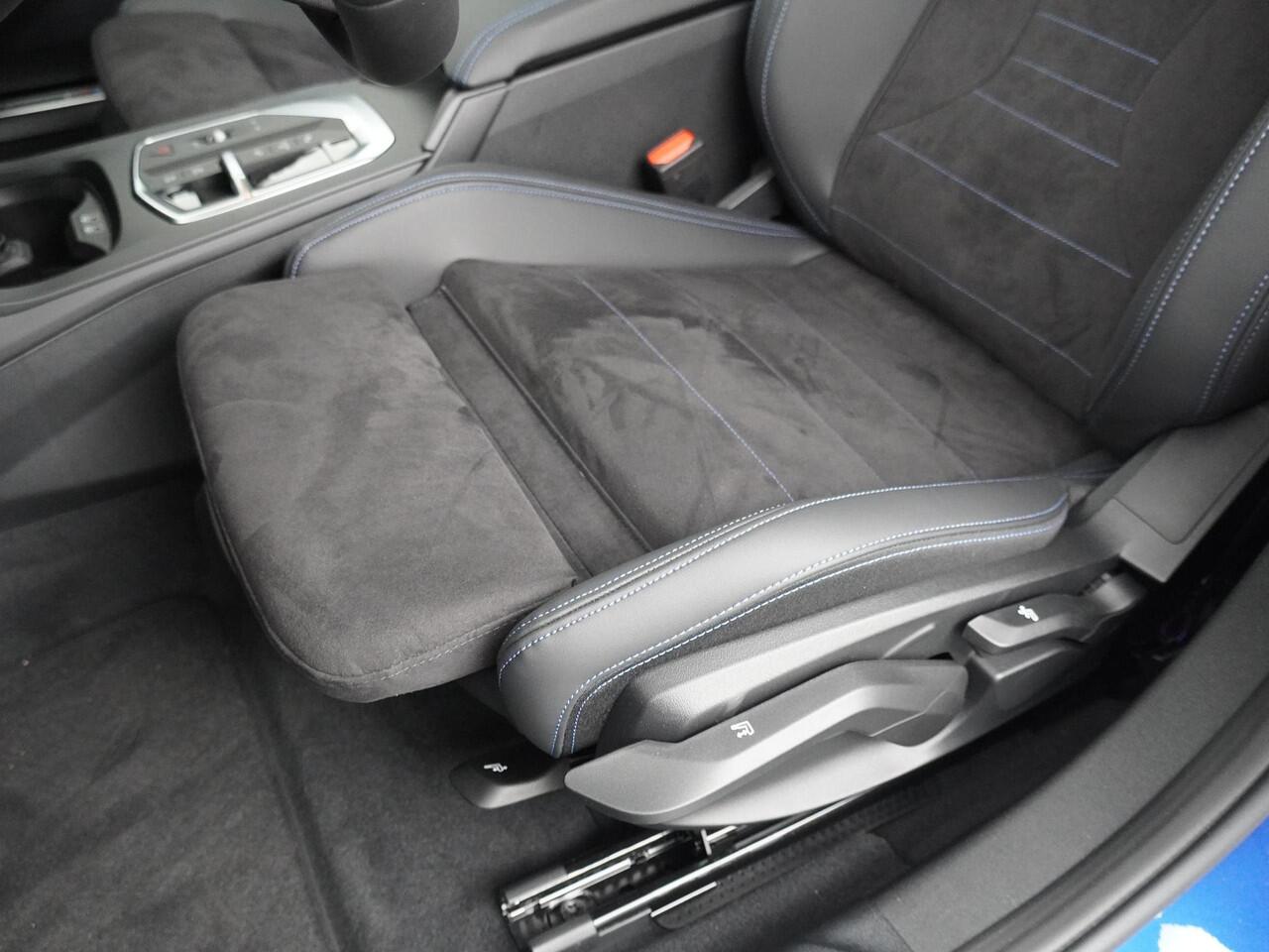 BMW 1-SERIE 120 M-Sport Pro | Panoramadak | Harman Kardon | Adaptive Cruise | Comfort Access | Ekris Selection