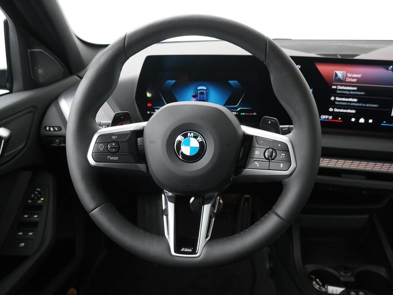 BMW 1-SERIE 120 M-Sport Pro | Panoramadak | Harman Kardon | Adaptive Cruise | Comfort Access | Ekris Selection