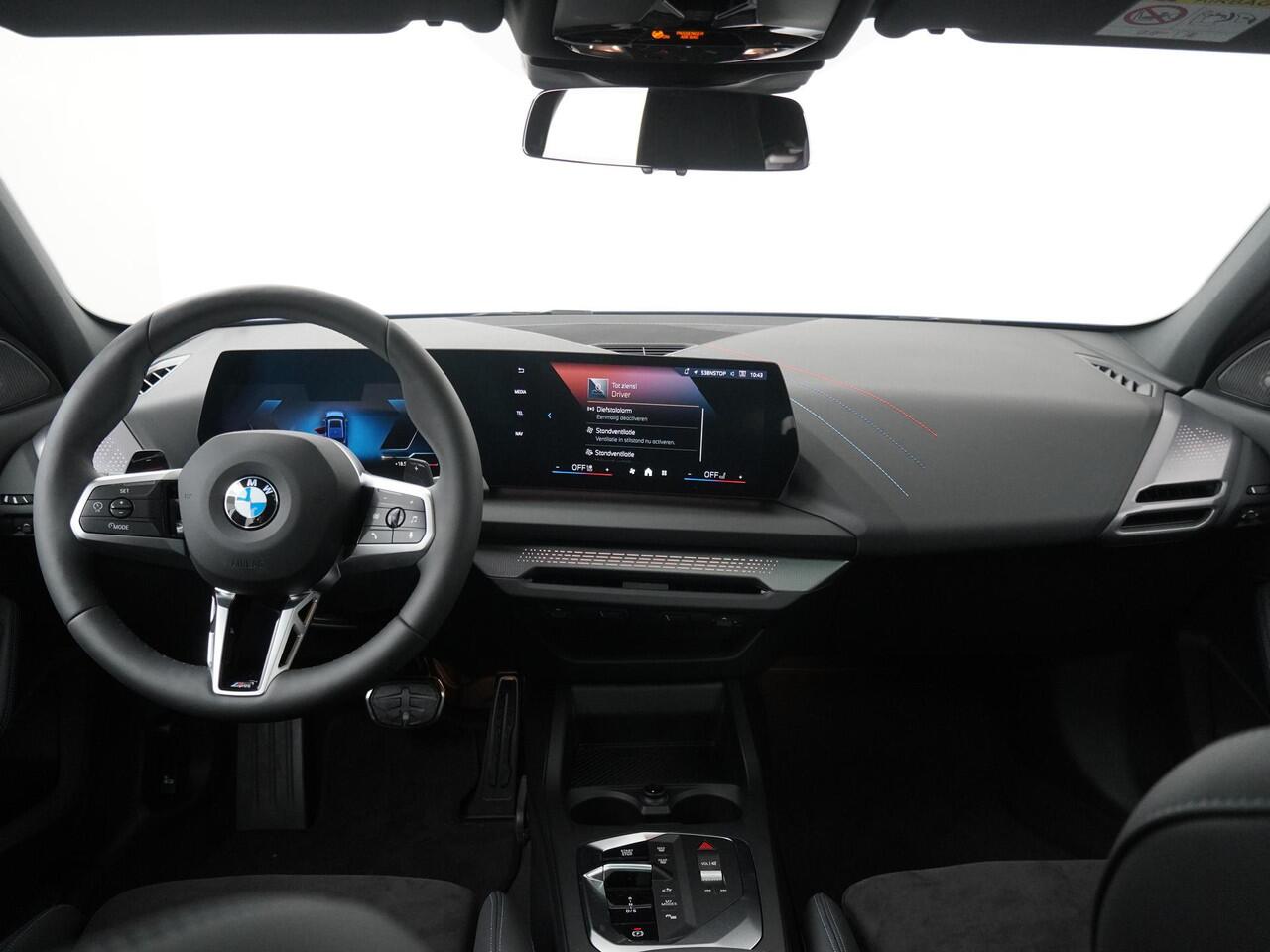 BMW 1-SERIE 120 M-Sport Pro | Panoramadak | Harman Kardon | Adaptive Cruise | Comfort Access | Ekris Selection
