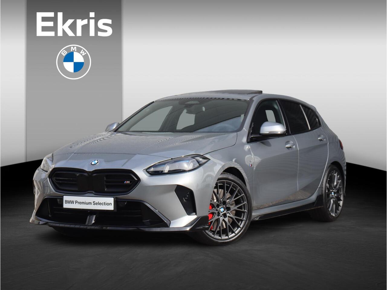 BMW 1-SERIE 5-deurs 120 | M Sportpakket Pro | Panodak | Harman Kardon | Driving Assistant | Comfort Access | Adaptive LED | M Performance | 19'' LMV