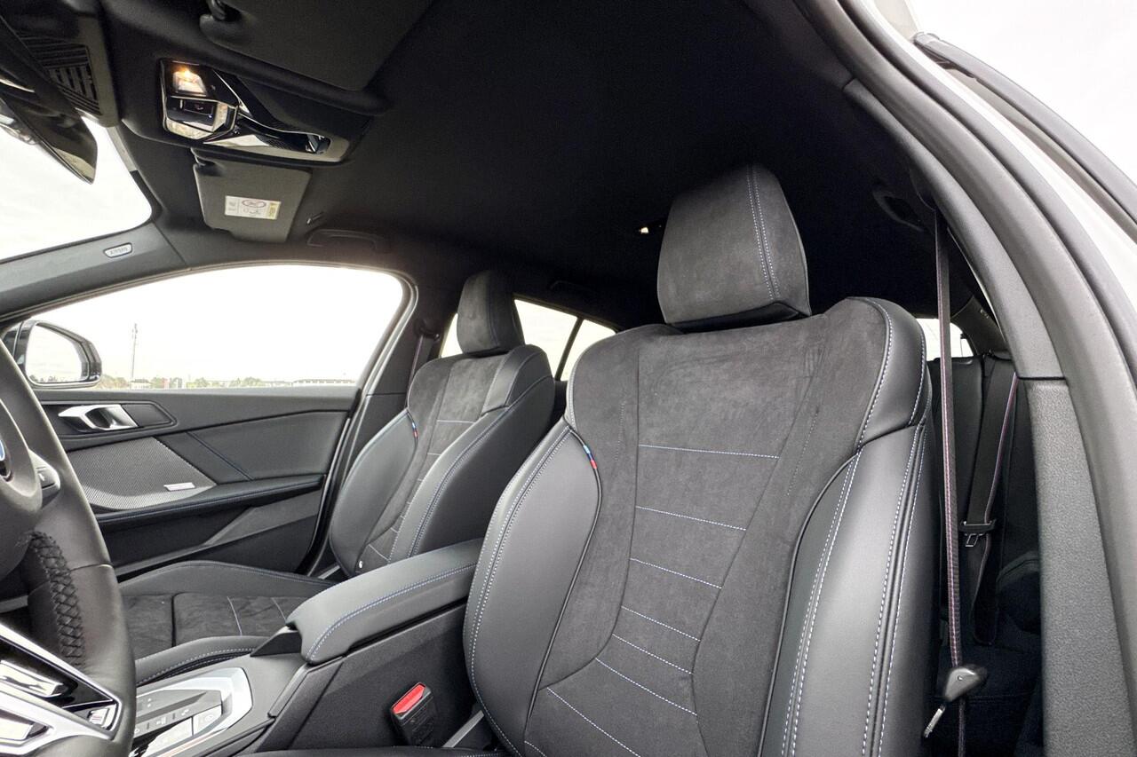 BMW 1-SERIE 120 M Sport | M Sport Pro | Harman Kardon | Comfort Access | Stoelverwarming |