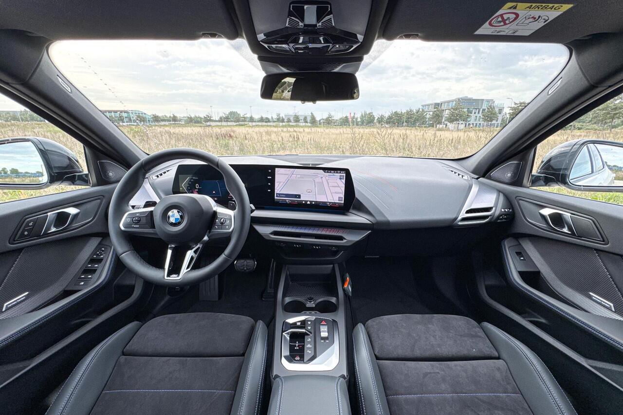 BMW 1-SERIE 120 M Sport | M Sport Pro | Harman Kardon | Comfort Access | Stoelverwarming |