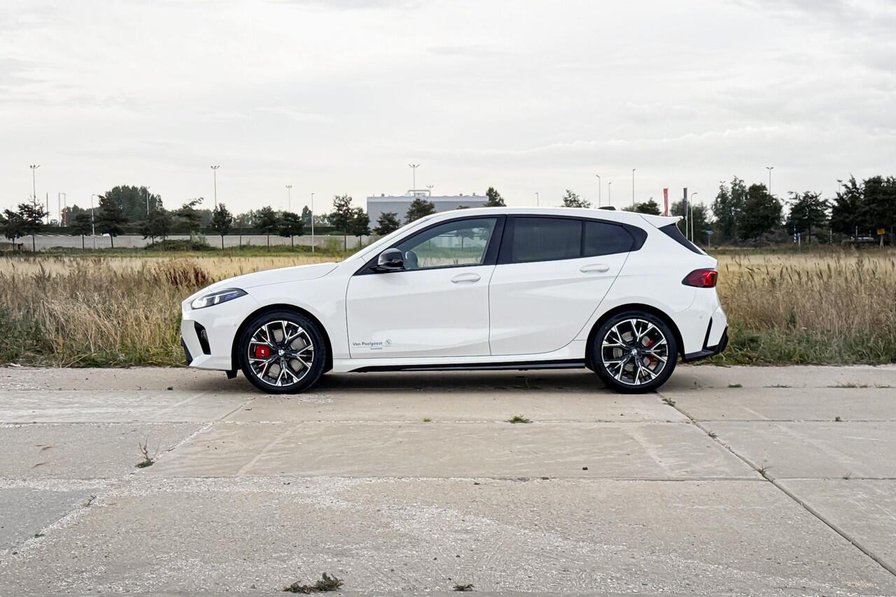 BMW 1-SERIE 120 M Sport | M Sport Pro | Harman Kardon | Comfort Access | Stoelverwarming |