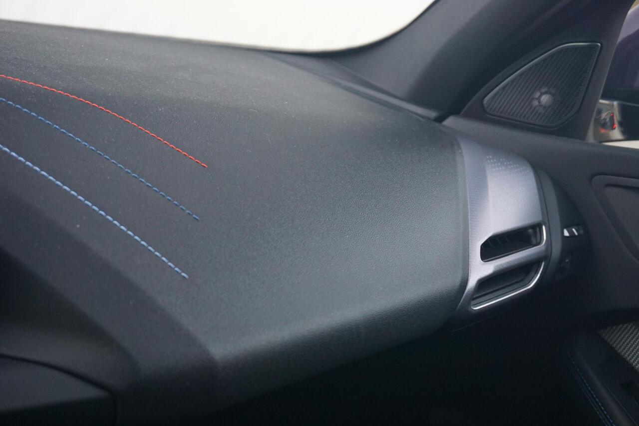 BMW 1-SERIE 5-deurs 120 M Sportpakket Pro 19'' / Panoramadak / Harman Kardon / Driving Assistant Plus / Trekhaak | Ekris Selection