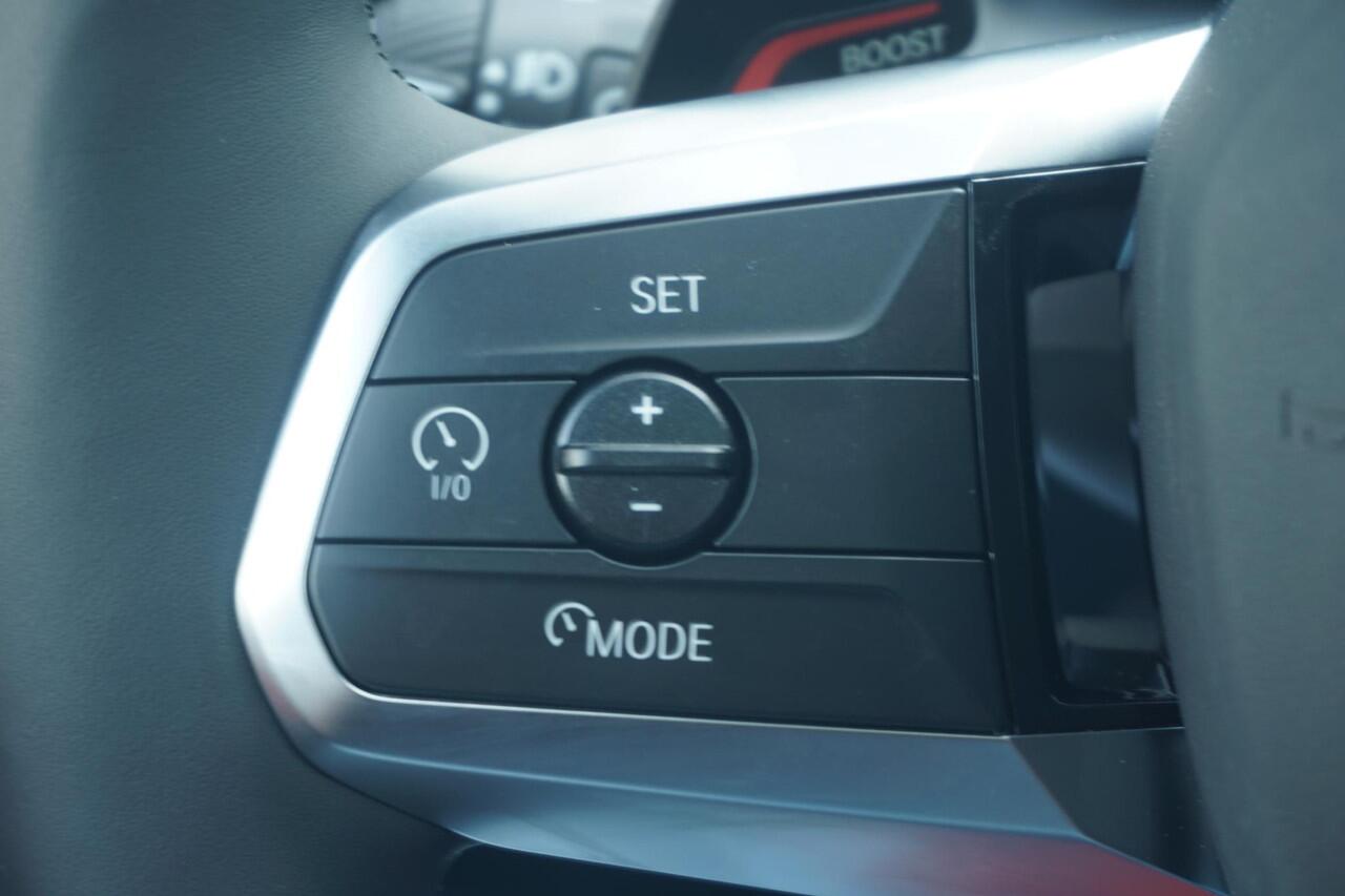 BMW 1-SERIE 5-deurs 120 M Sportpakket Pro 19'' / Harman Kardon / Panoramadak / Comfort Acces | Ekris Selection