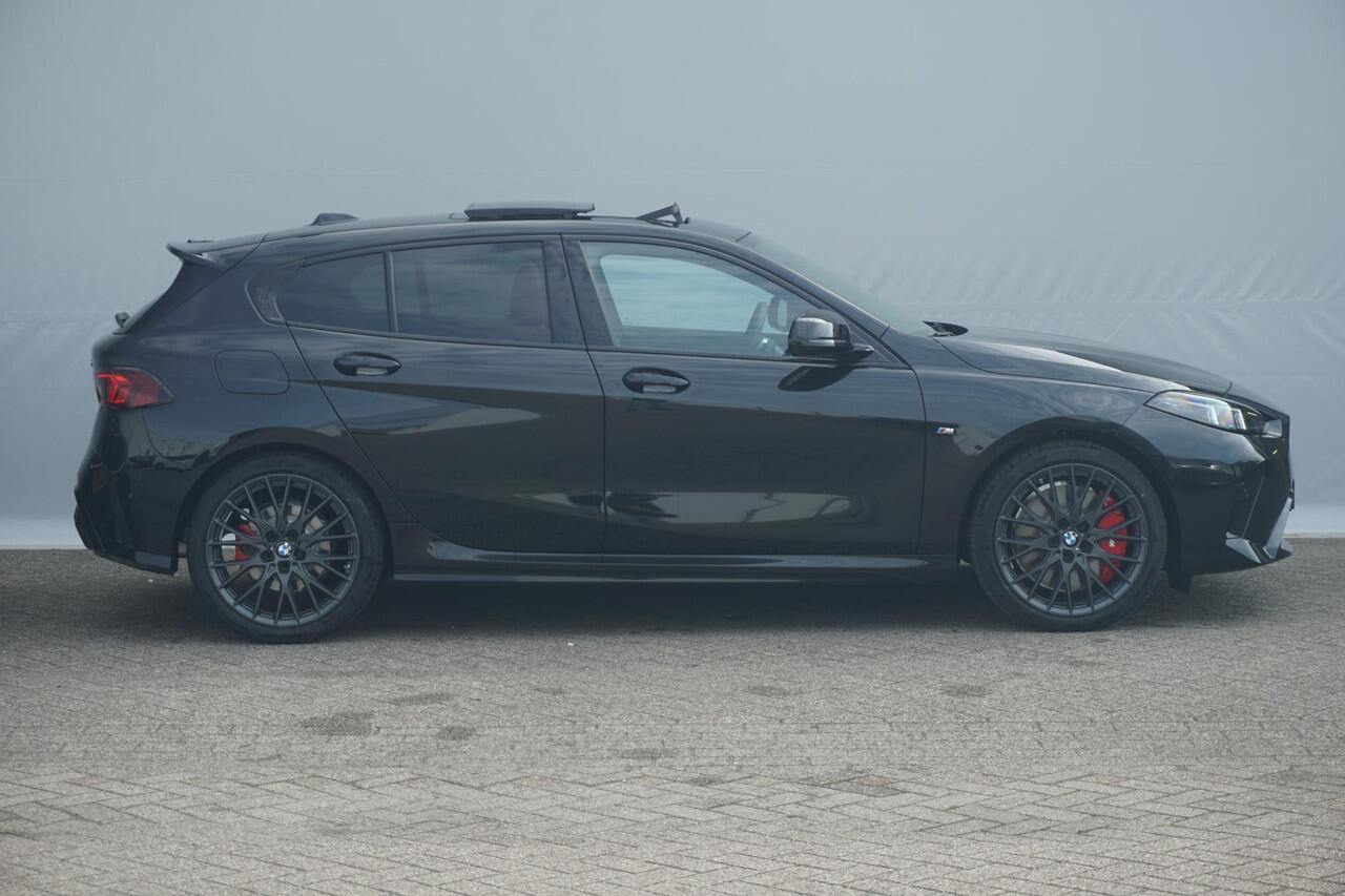 BMW 1-SERIE 5-deurs 120 M Sportpakket Pro 19'' / Harman Kardon / Panoramadak / Comfort Acces | Ekris Selection