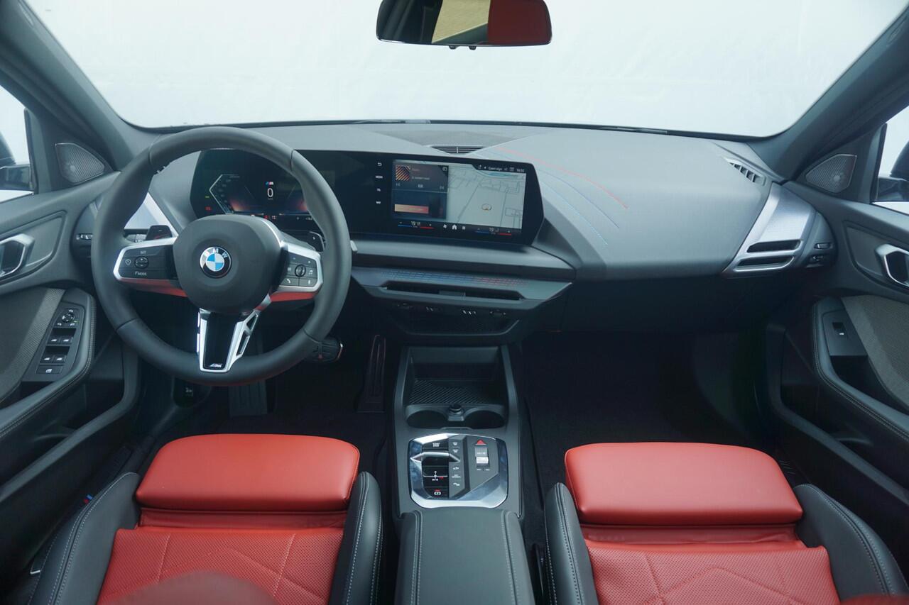 BMW 1-SERIE 5-deurs 120 M Sportpakket Pro 19'' / Harman Kardon / Panoramadak / Comfort Acces | Ekris Selection