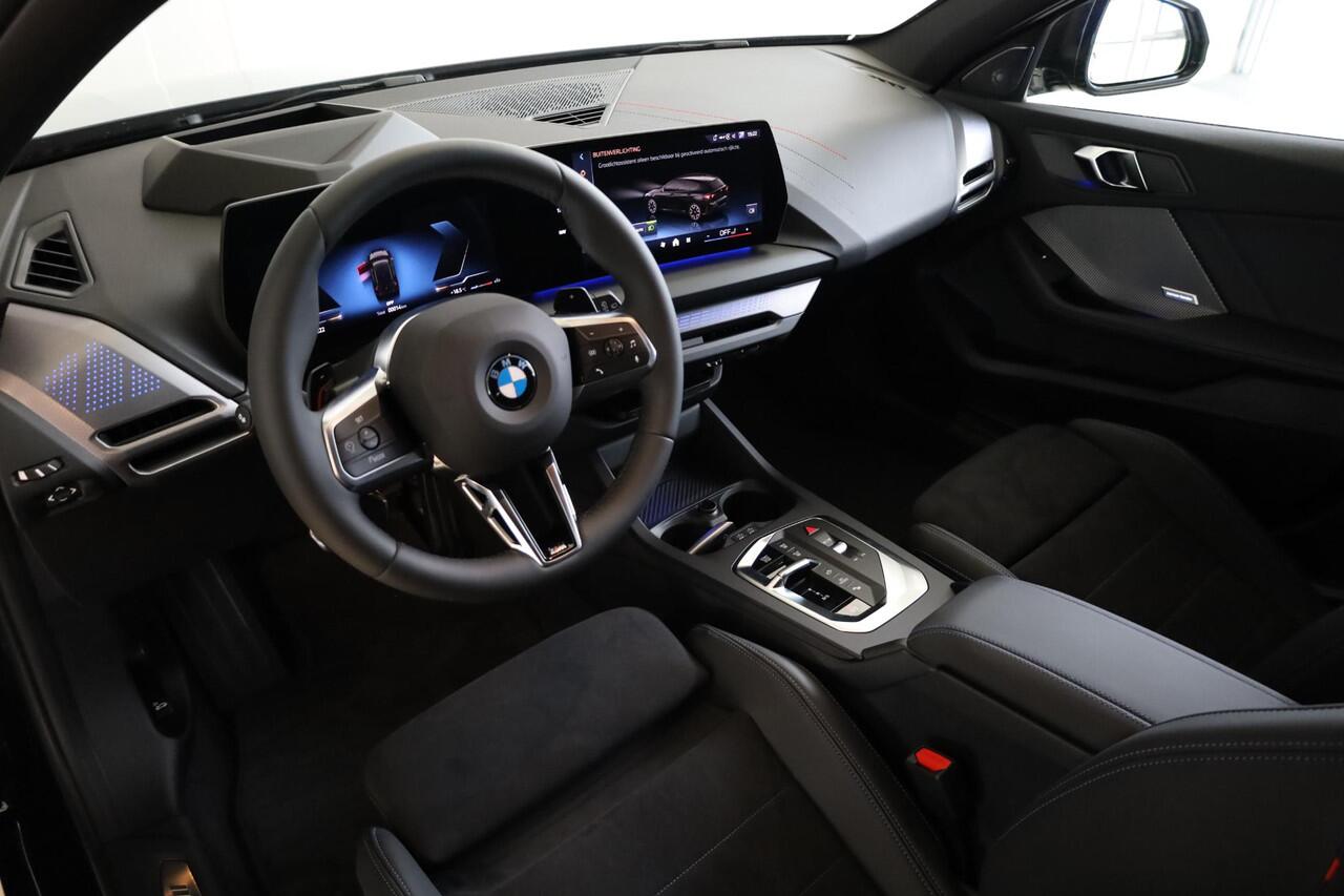 BMW 1-SERIE 120 M Sportpakket Pro | Alcantara | Head-Up | Harman Kardon | 360 camera | Iconic Glow | Dodehoekdetectie | Stoelverwarming | Comfort Access | Ekris Selection