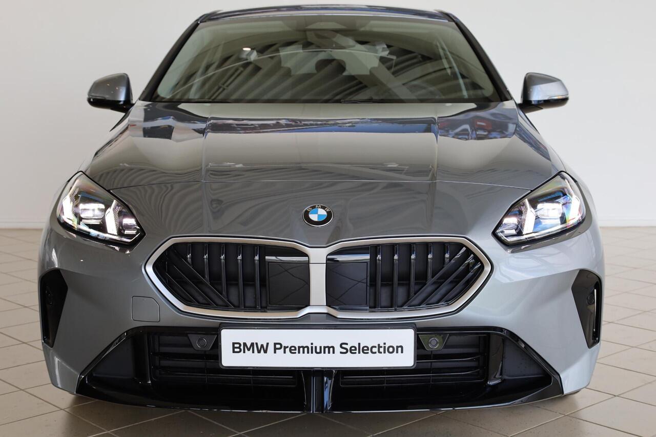 BMW 1-SERIE 120 M Sport Design Edition | Stoelverwarming | Dodehoekdetectie | Comfort Access | Achteruitrijcamera | Adaptieve LED | Ekris Selection