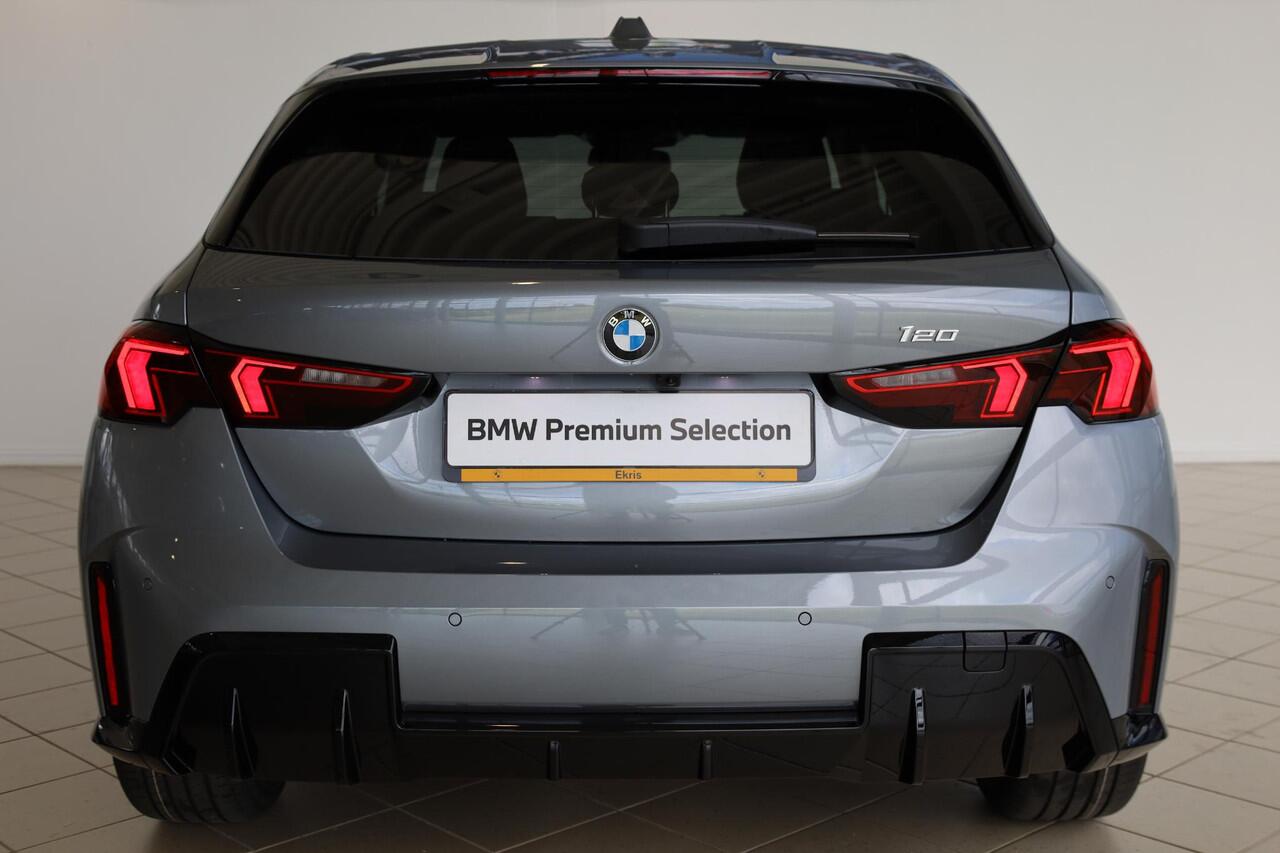 BMW 1-SERIE 120 M Sport Design Edition | Stoelverwarming | Dodehoekdetectie | Comfort Access | Achteruitrijcamera | Adaptieve LED | Ekris Selection