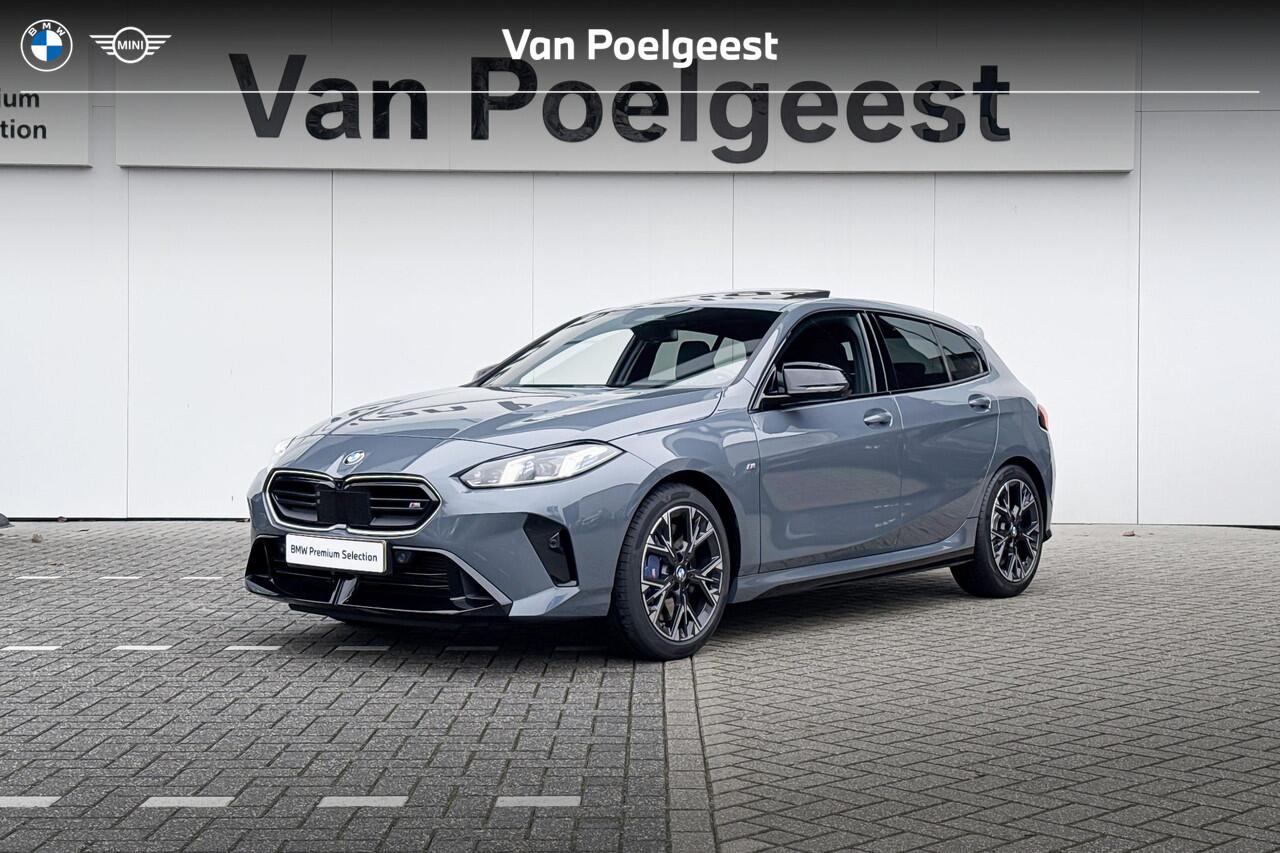 BMW 1-SERIE M135 xDrive | Harman-Kardon | Innovation Pack | Panoramadak