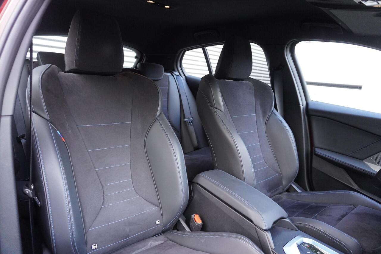 BMW 1-SERIE 120 M Sportpakket | 18 inch LM M Y-spaak | Parking Assistant | M Adaptief onderstel | Elektrisch verwarmde voorstoelen