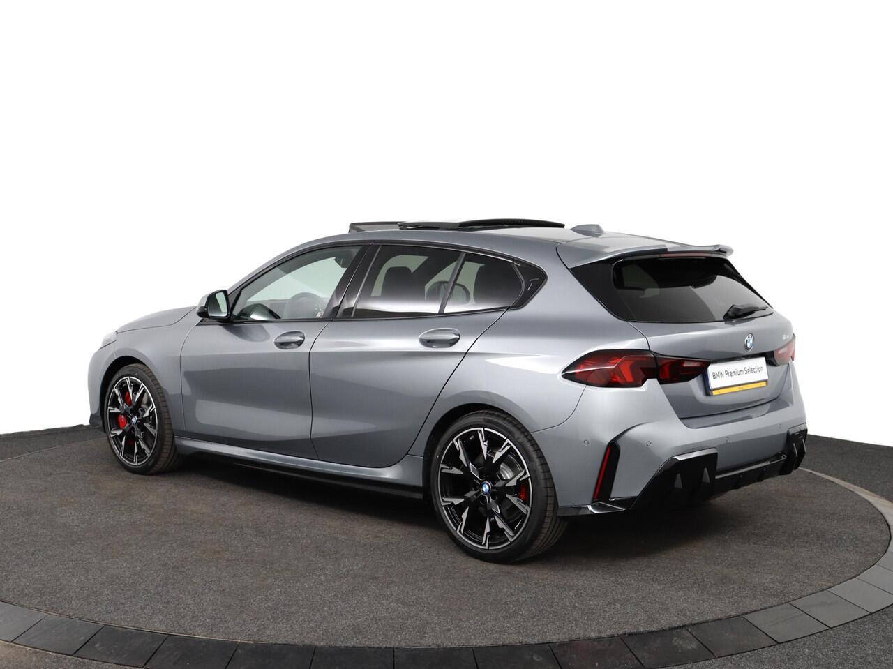 BMW 1-SERIE 120 M Sportpakket Pro | Comfort Access | Panoramadak | Harman-Kardon | M Adaptief onderstel | Adaptieve LED koplampen | Ekris Selection