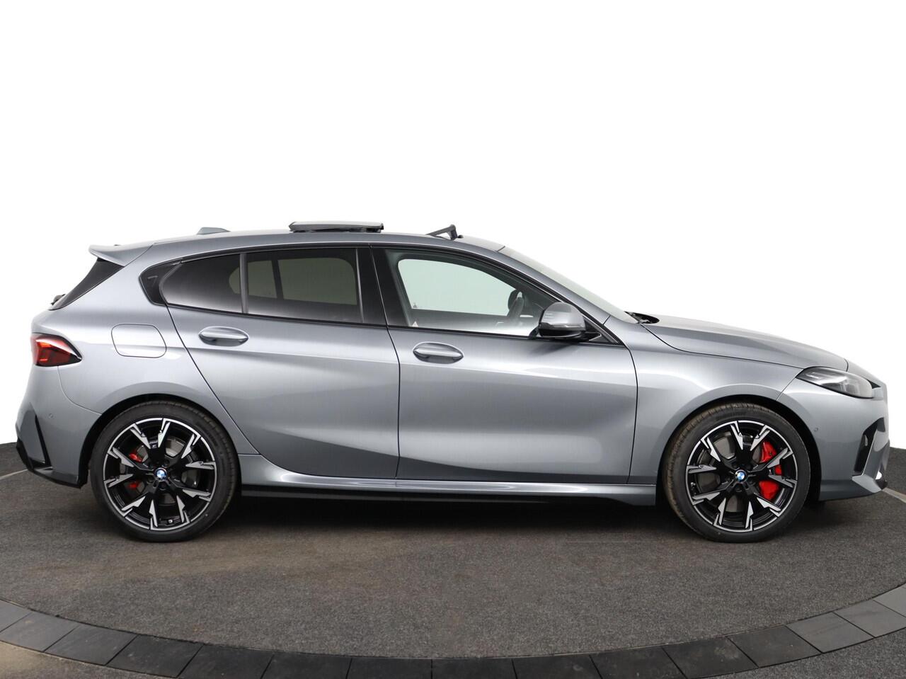 BMW 1-SERIE 120 M Sportpakket Pro | Comfort Access | Panoramadak | Harman-Kardon | M Adaptief onderstel | Adaptieve LED koplampen | Ekris Selection