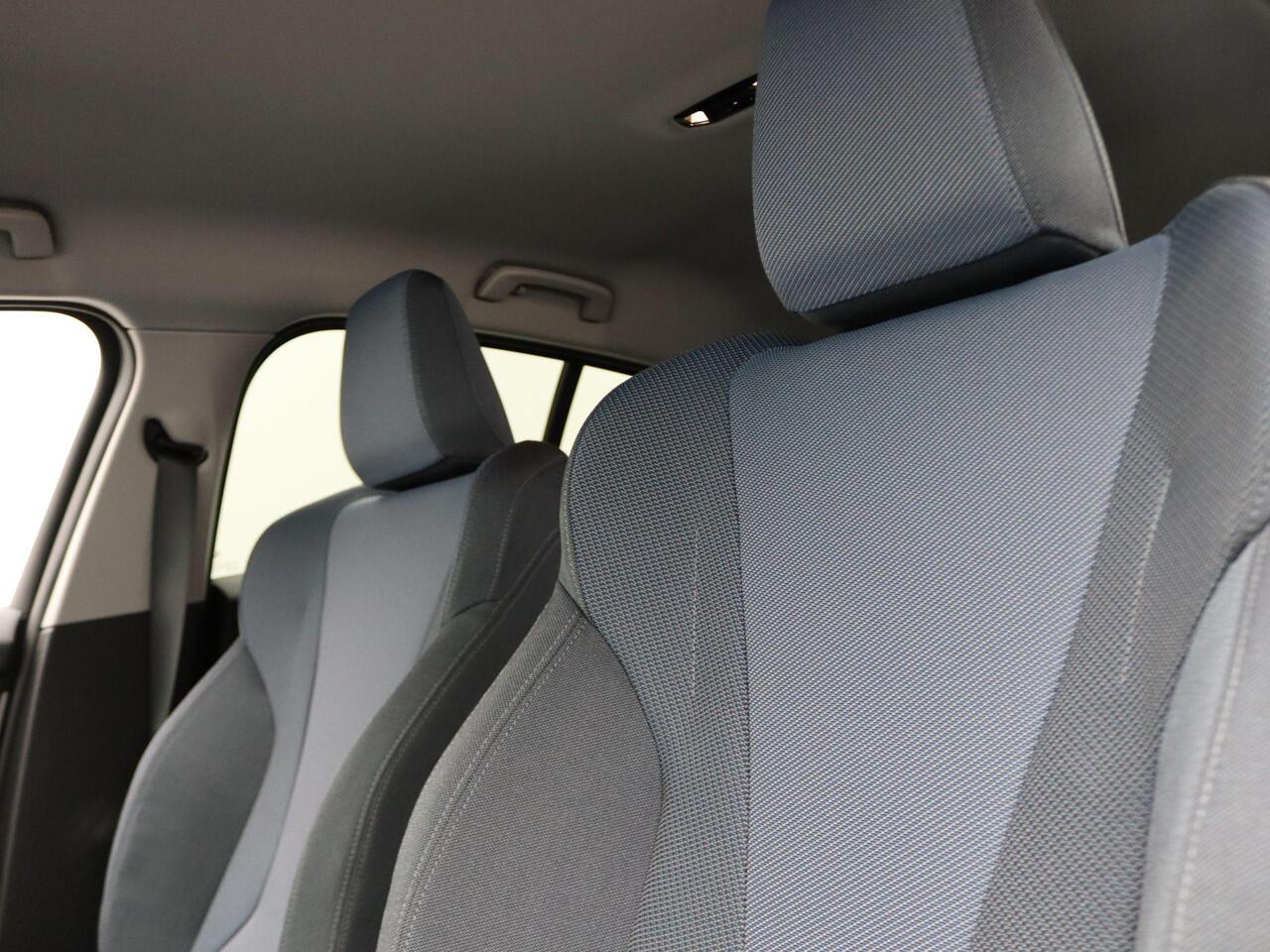 BMW 1-SERIE 120 M Sport Design | Premium Pack | Stuurwielrand Verwarmd | Achteruitrijcamera | Driving Assistant | Parking Assistant | Harman Kardon | 18'' | Ekris Selection