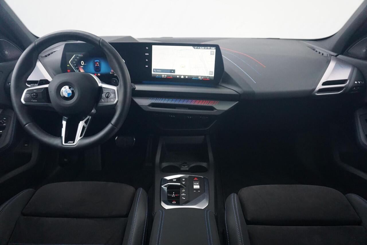 BMW 1-SERIE 123 xDrive M Sport Pro | Panoramadak / Head-up / Harman Kardon / Elektrische Stoelen met geheugen / Rondomzicht camera / Cruise control adaptief / Ekris Selection