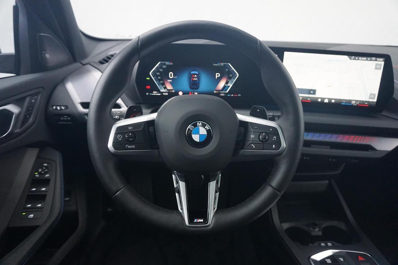 BMW 1-SERIE 123 xDrive M Sport Pro | Panoramadak / Head-up / Harman Kardon / Elektrische Stoelen met geheugen / Rondomzicht camera / Cruise control adaptief / Ekris Selection