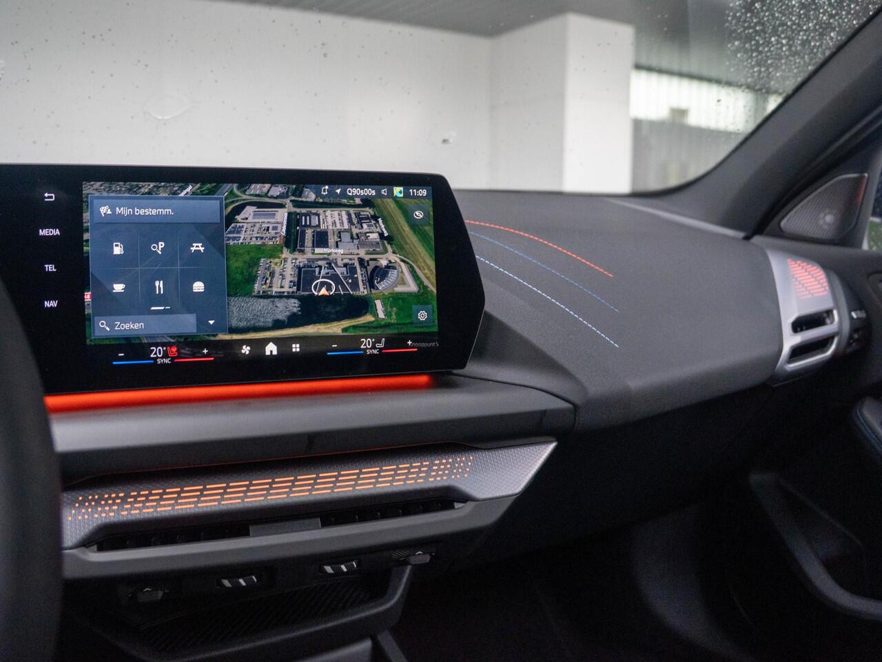 BMW 1-SERIE 120 | M Sportpakket Pro | Premium Pack | Harman-Kardon | Verwarmd Stuurwiel | Comfort Access | Achteruitrijcamera | Panoramadak | Stoelverwarming | 18'' | Ekris Selection