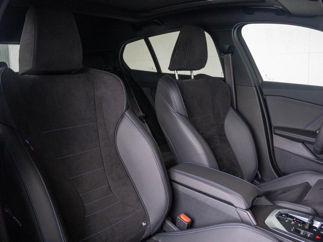 BMW 1-SERIE 120 | M Sportpakket Pro | Premium Pack | Harman-Kardon | Verwarmd Stuurwiel | Comfort Access | Achteruitrijcamera | Panoramadak | Stoelverwarming | 18'' | Ekris Selection