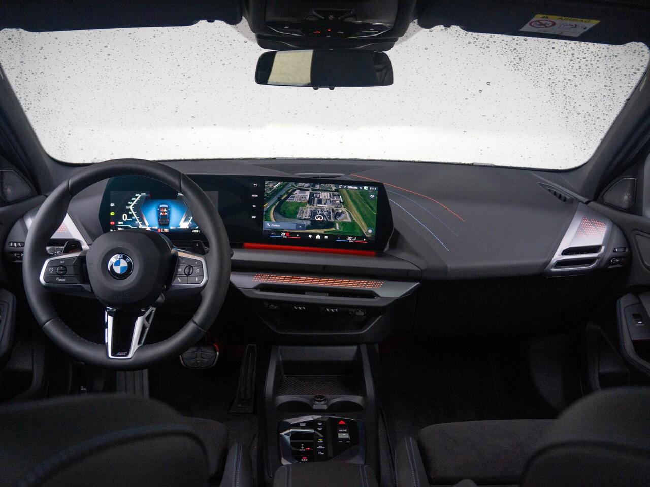 BMW 1-SERIE 120 | M Sportpakket Pro | Premium Pack | Harman-Kardon | Verwarmd Stuurwiel | Comfort Access | Achteruitrijcamera | Panoramadak | Stoelverwarming | 18'' | Ekris Selection