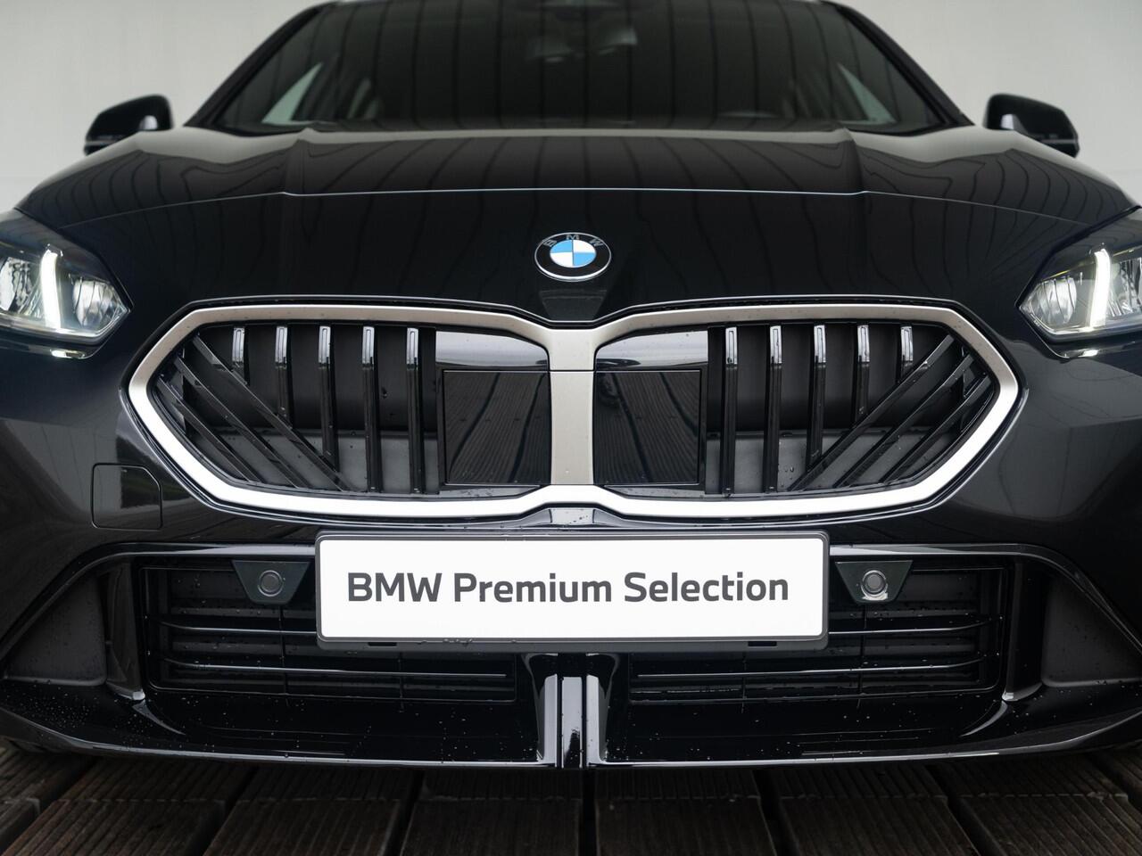 BMW 1-SERIE 120 | M Sportpakket | Verwarmd Stuurwiel | Panoramadak | Achteruitrijcamera | Stoelverwarming | Harman-Kardon | 18'' | Ekris Selection