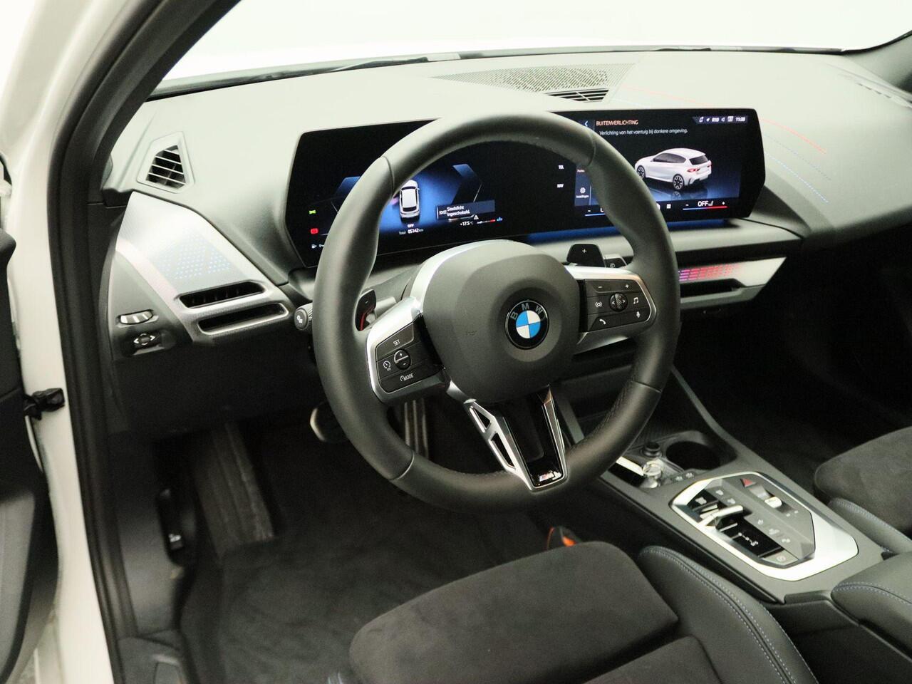 BMW 1-SERIE 120 M Sportpakket | Premium Pack | Achteruitrijcamera | Driving Assistant | Parking Assistant | 18'' | Ekris Selection