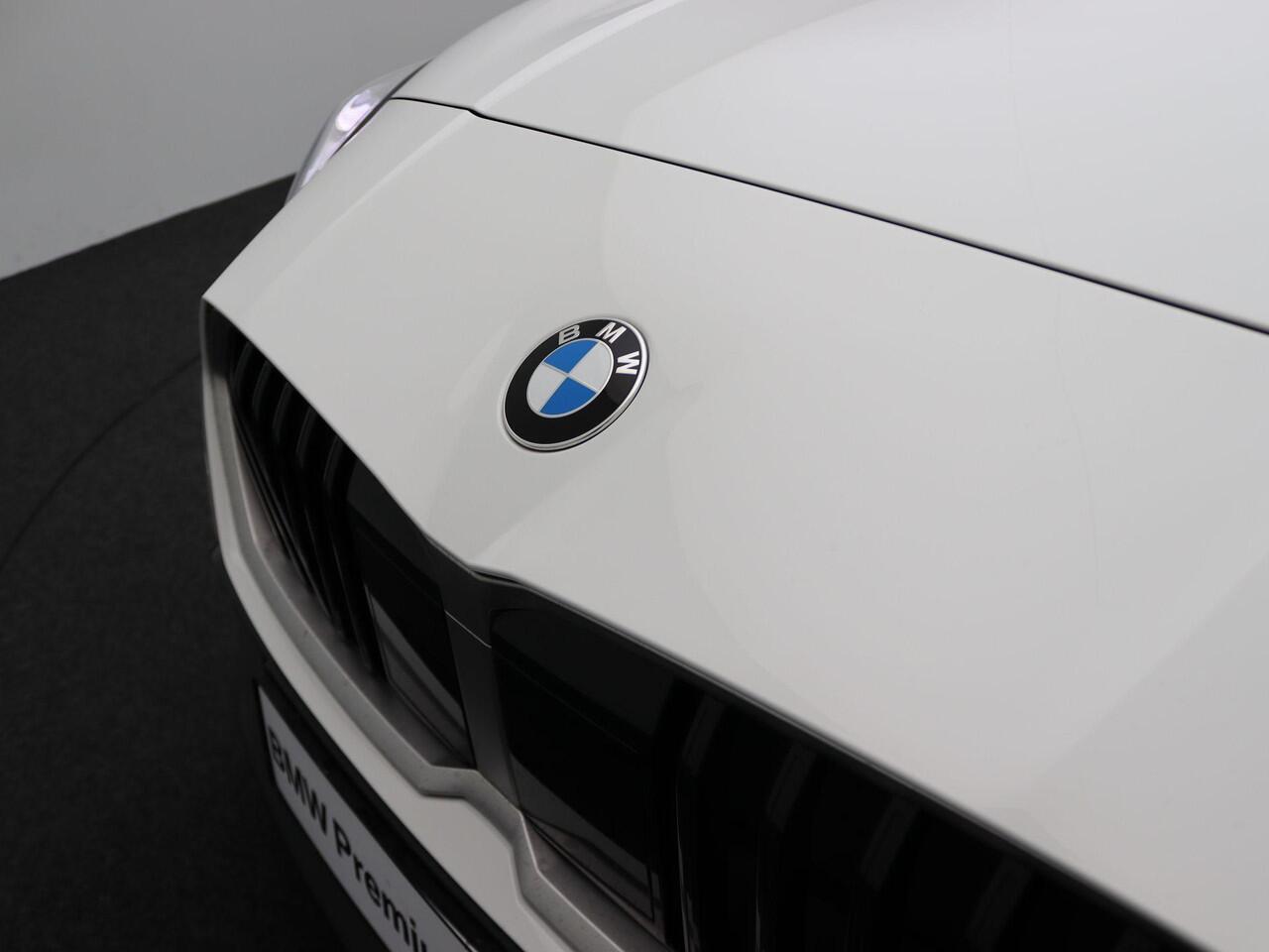 BMW 1-SERIE 120 M Sportpakket | Premium Pack | Achteruitrijcamera | Driving Assistant | Parking Assistant | 18'' | Ekris Selection