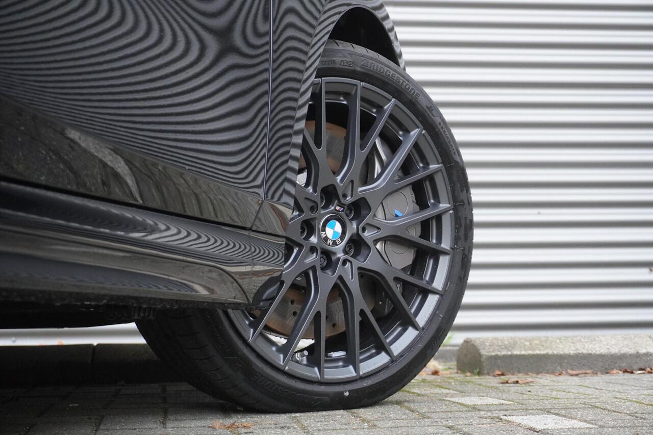 BMW 1-SERIE 5-deurs 120 M Sportpakket Pro | Panoramadak elektrisch | Driving Assistant | Head-Up Display | Adaptief M-onderstel | Ekris Selection