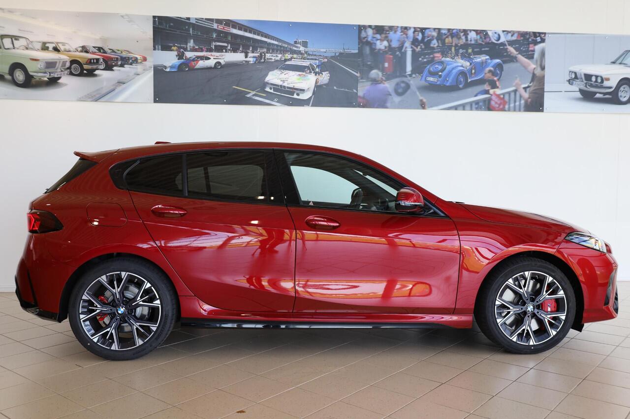 BMW 1-SERIE 120 | M Sportpakket Pro | Alcantara | Stoel & Stuurwielverwarming | Dodehoekdetectie | Comfort Access | Achteruitrijcamera | Adaptieve LED | Ekris Selection