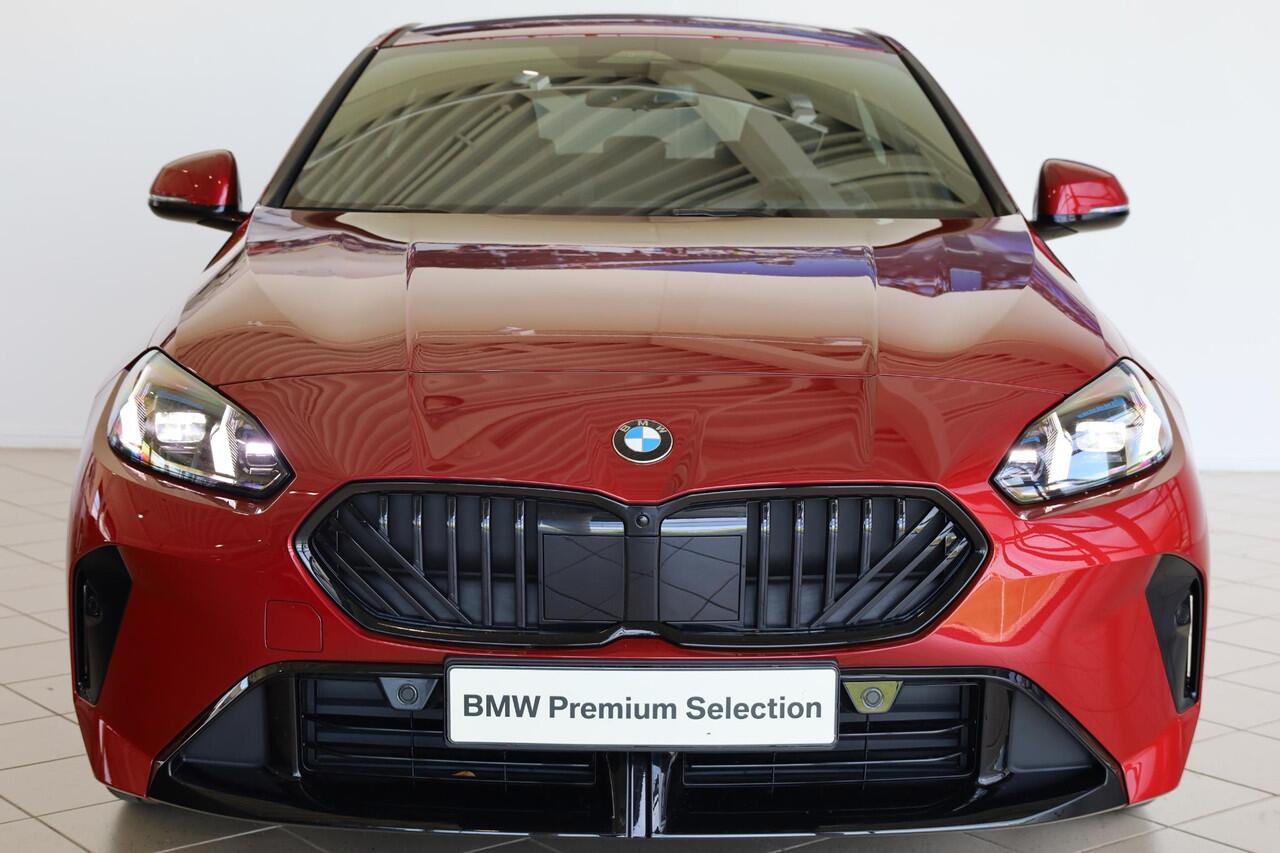 BMW 1-SERIE 120 | M Sportpakket Pro | Alcantara | Stoel & Stuurwielverwarming | Dodehoekdetectie | Comfort Access | Achteruitrijcamera | Adaptieve LED | Ekris Selection