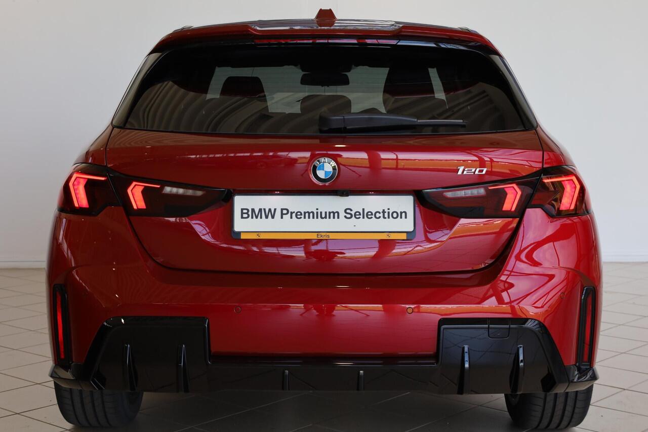 BMW 1-SERIE 120 | M Sportpakket Pro | Alcantara | Stoel & Stuurwielverwarming | Dodehoekdetectie | Comfort Access | Achteruitrijcamera | Adaptieve LED | Ekris Selection