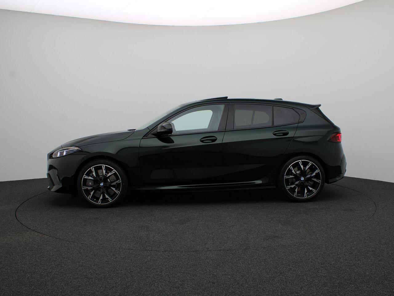 BMW 1-SERIE 120 M Sportpakket Pro | Premium Pack | Stuurwielrand Verwarmd | M Adaptief onderstel | Panoramadak | Driving Assistant | DAB | Harman Kardon | 19'' | Individual Lak | Ekris Selection