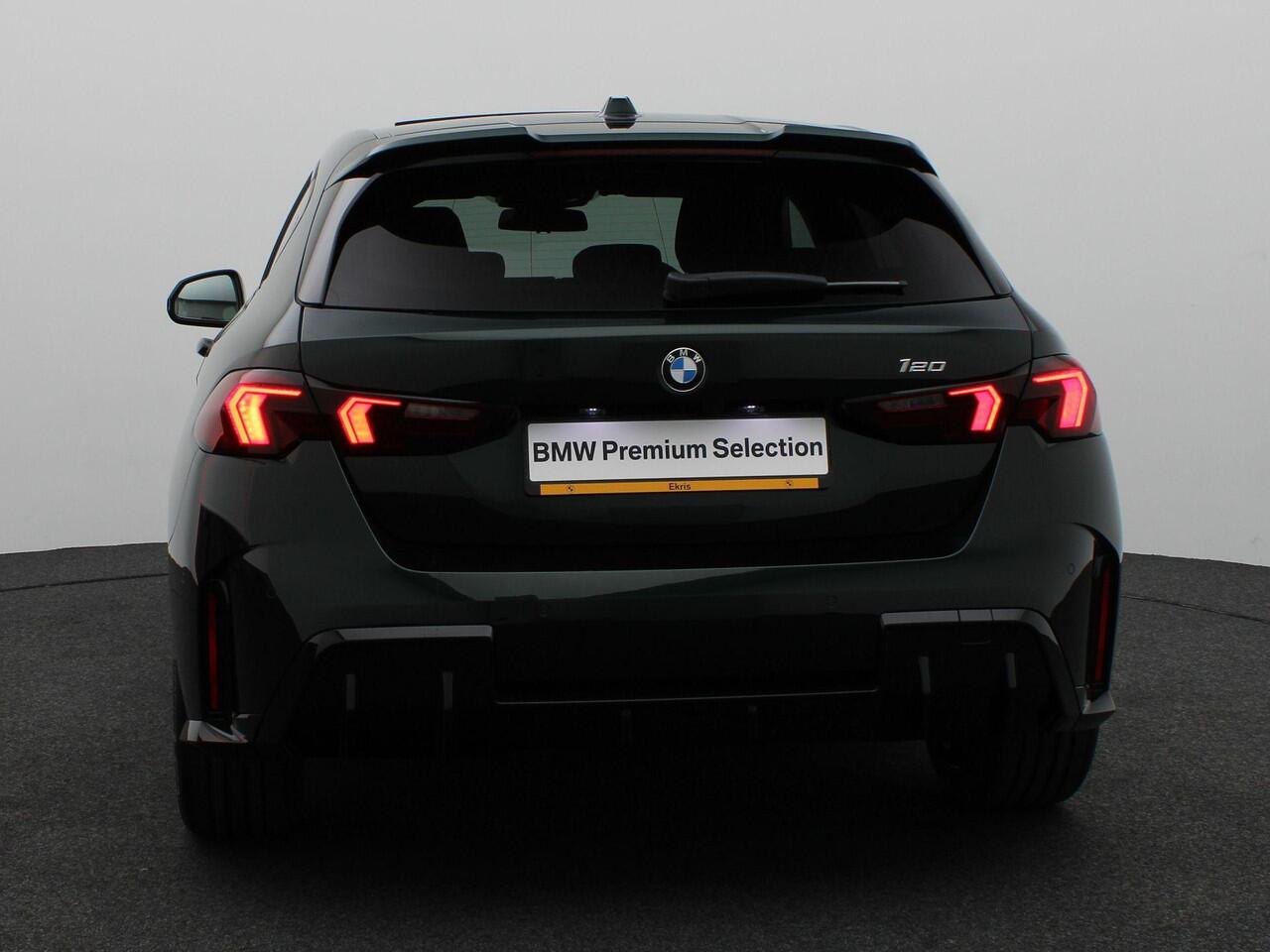 BMW 1-SERIE 120 M Sportpakket Pro | Premium Pack | Stuurwielrand Verwarmd | M Adaptief onderstel | Panoramadak | Driving Assistant | DAB | Harman Kardon | 19'' | Individual Lak | Ekris Selection