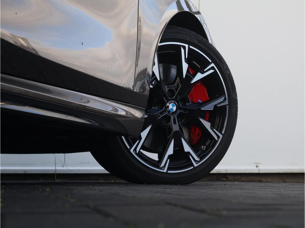 BMW 1-SERIE 120 M Sport Pro BMW Individual Lakkleur/ Harman-Kardon/ Head-Up/M Sportstoelen/ Panoramadak/ Stuurwiel verwarming | Ekris Selection