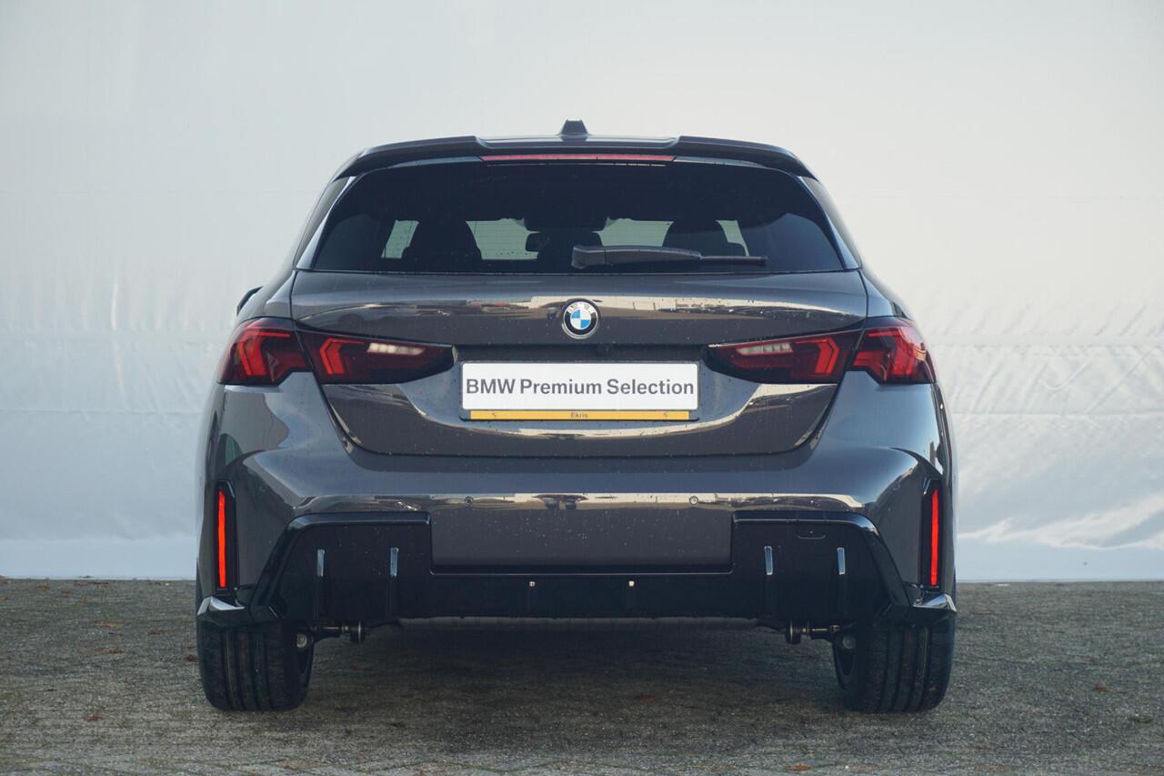 BMW 1-SERIE 120 M Sportpakket Pro 19'' / Harman Kardon / Elektrisch verstelbare stoelen / Panoramadak | Ekris Selection