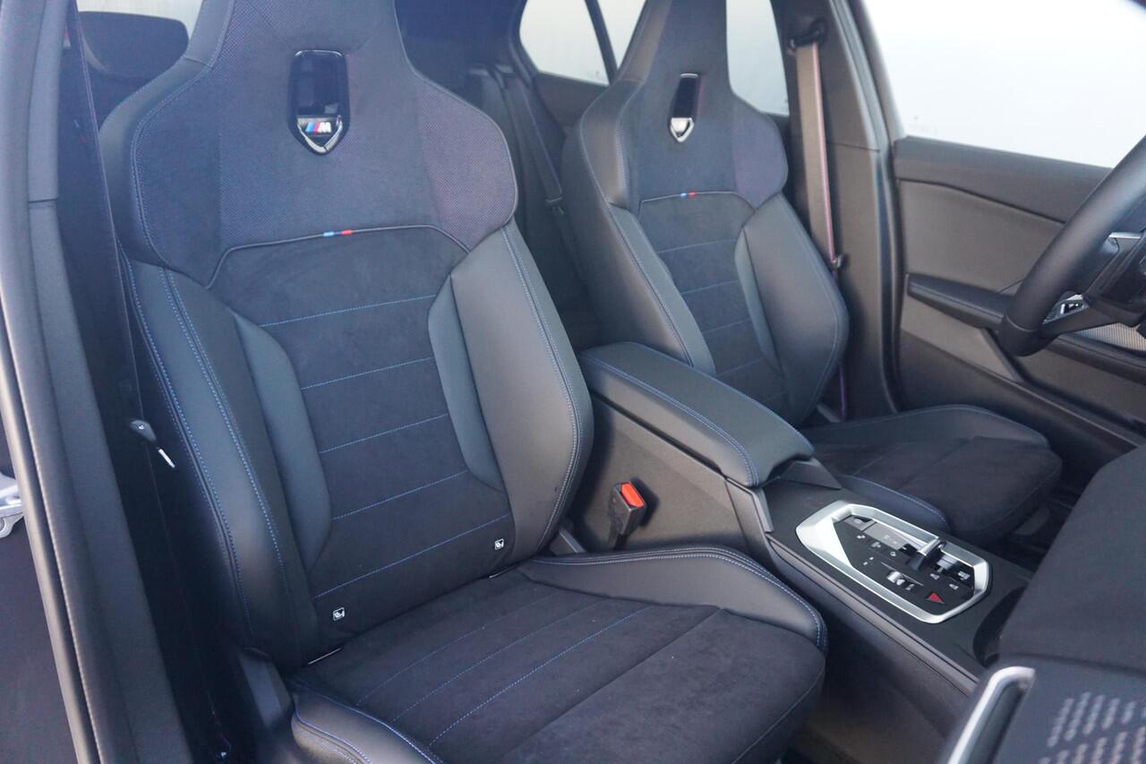 BMW 1-SERIE 120 M Sportpakket Pro 19'' / Harman Kardon / Elektrisch verstelbare stoelen / Panoramadak | Ekris Selection