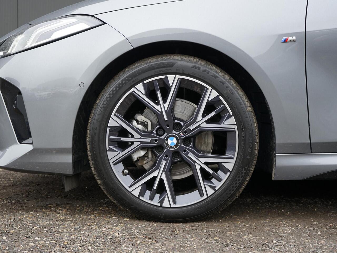 BMW 1-SERIE 120 M-Sport 1ste eig. / Dealeronderh. / Driving Ass. Plus / Shadow Line / Stoelverwarming / Adaptief M onderstel / Active Guard