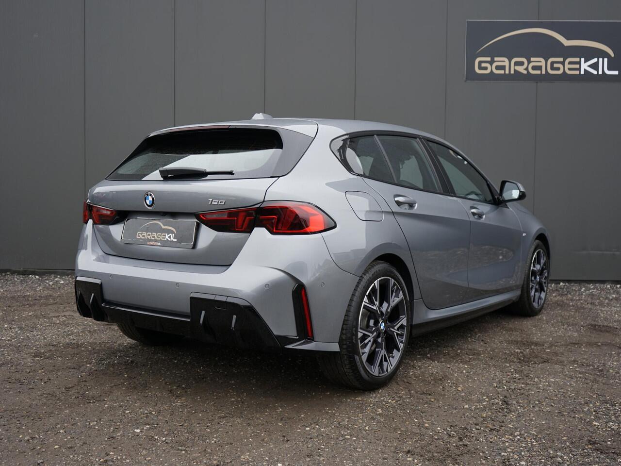 BMW 1-SERIE 120 M-Sport 1ste eig. / Dealeronderh. / Driving Ass. Plus / Shadow Line / Stoelverwarming / Adaptief M onderstel / Active Guard