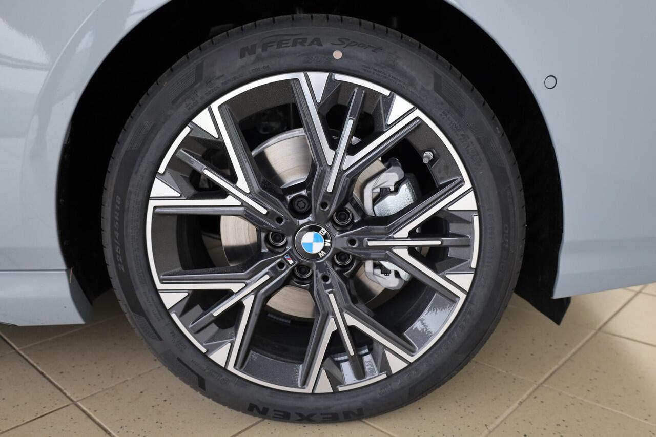 BMW 1-SERIE 120 | M Sportpakket | Stoel & Stuurwielverwarming | Dodehoekdetectie | Comfort Access | Achteruitrijcamera | Adaptieve LED | Ekris Selection