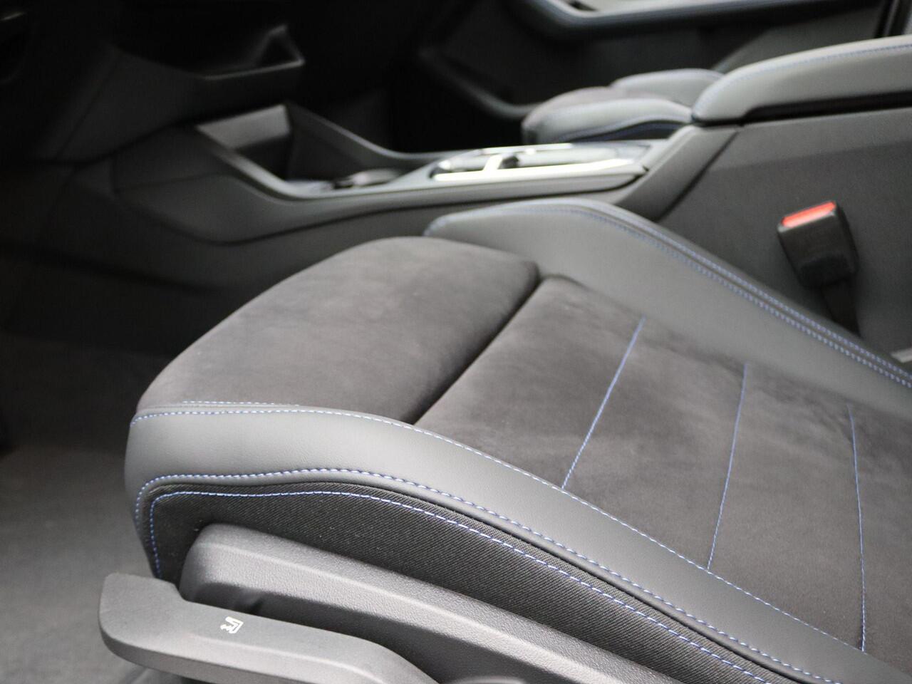 BMW 1-SERIE 120 M Sportpakket Pro | Premium Pack | Comfort Access | Driving Assistant | Parking Assistant | Harman Kardon | 19'' | Ekris Selection