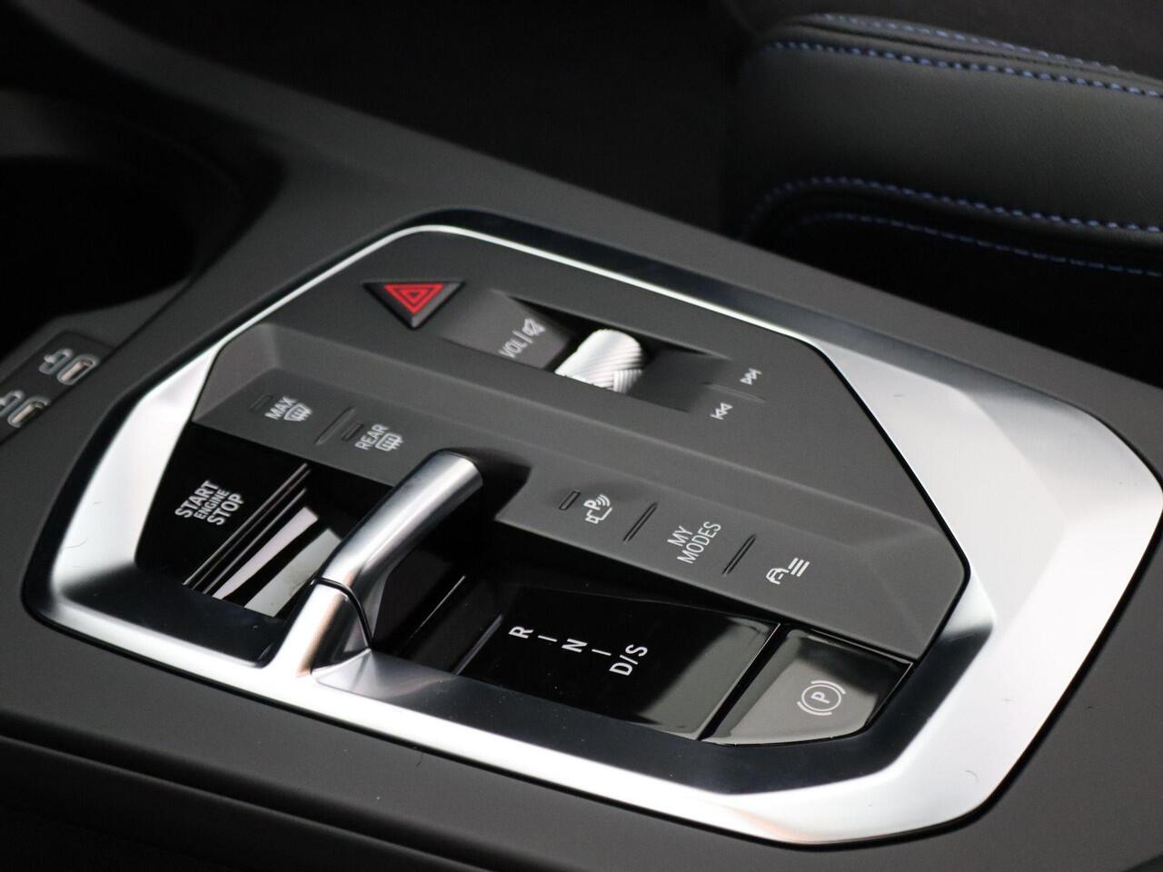 BMW 1-SERIE 120 M Sportpakket Pro | Premium Pack | Comfort Access | Driving Assistant | Parking Assistant | Harman Kardon | 19'' | Ekris Selection