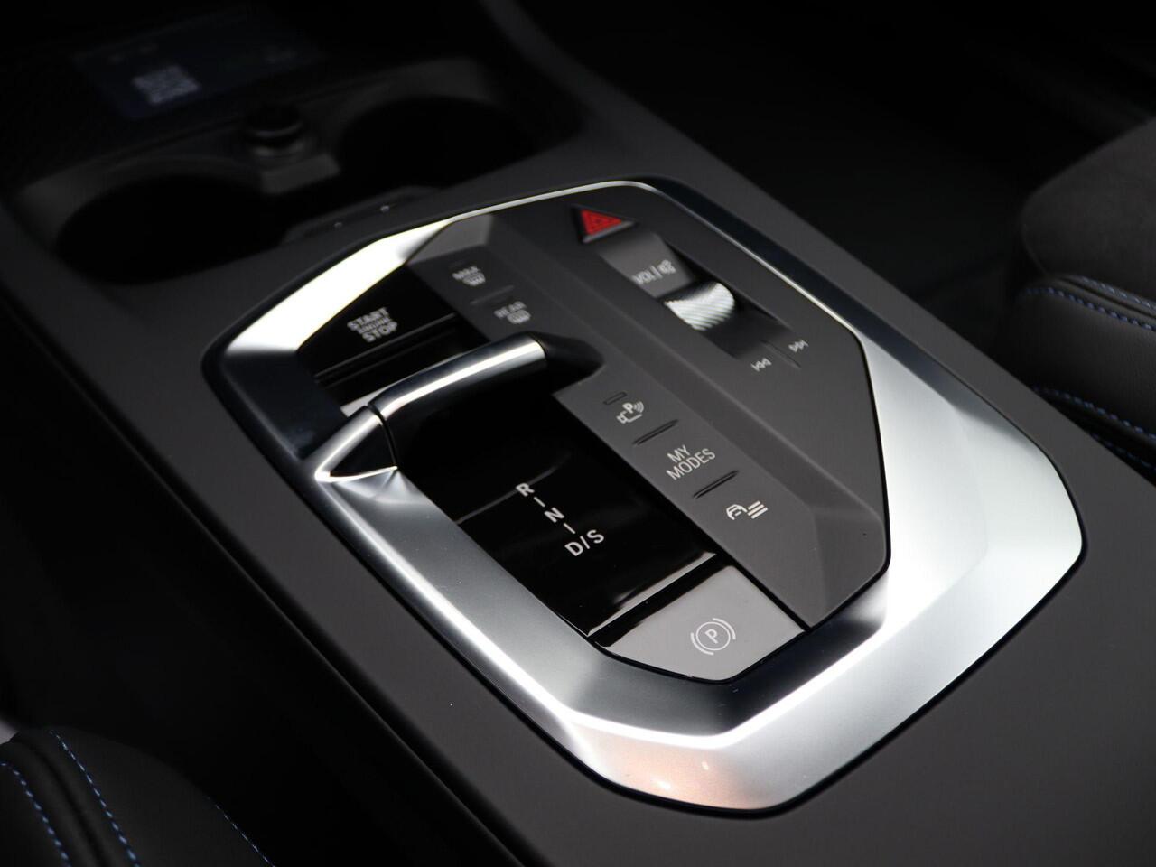 BMW 1-SERIE 120 M Sportpakket Pro | Premium Pack | Stuurwielrand Verwarmd | Achteruitrijcamera | Driving Assistant | 18'' | Ekris Selection